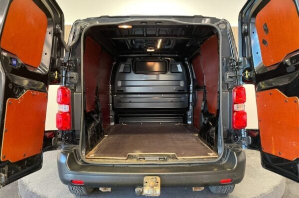 Expert Van L2 Active Automaat