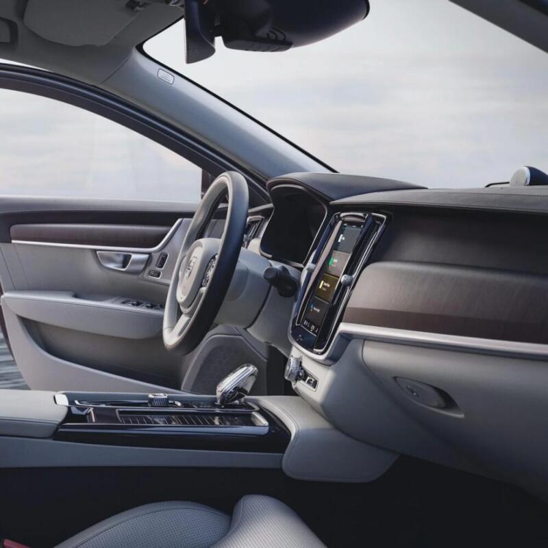 Volvo S90 Ultimate 4x4 automobilio nuoma