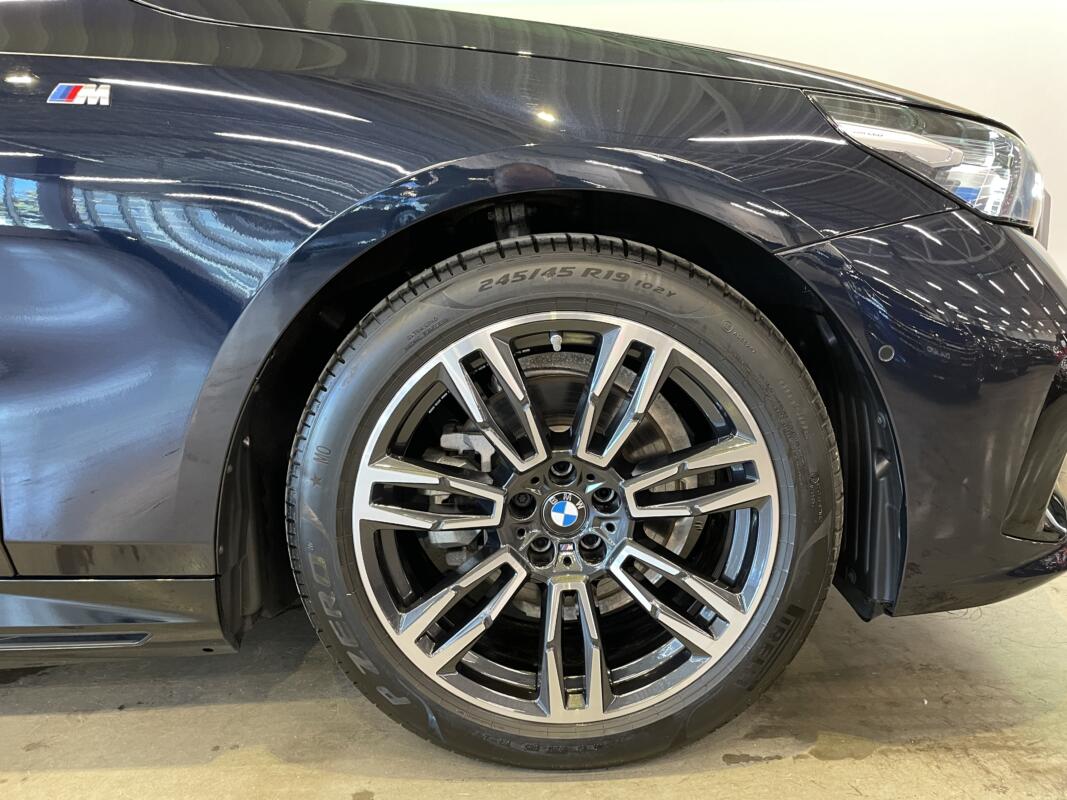 530 e Xdrive Touring Plug-in automobilio nuoma