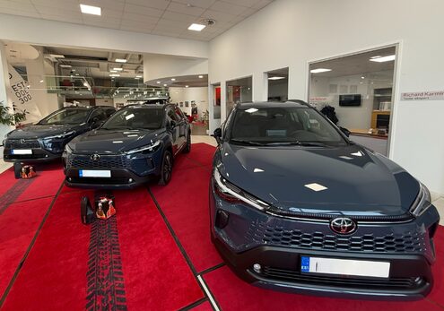 Toyota Corolla Cross SUV 1.8 Hybrid