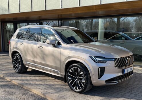 Volvo XC90 T8 PHEV Ultra Dark